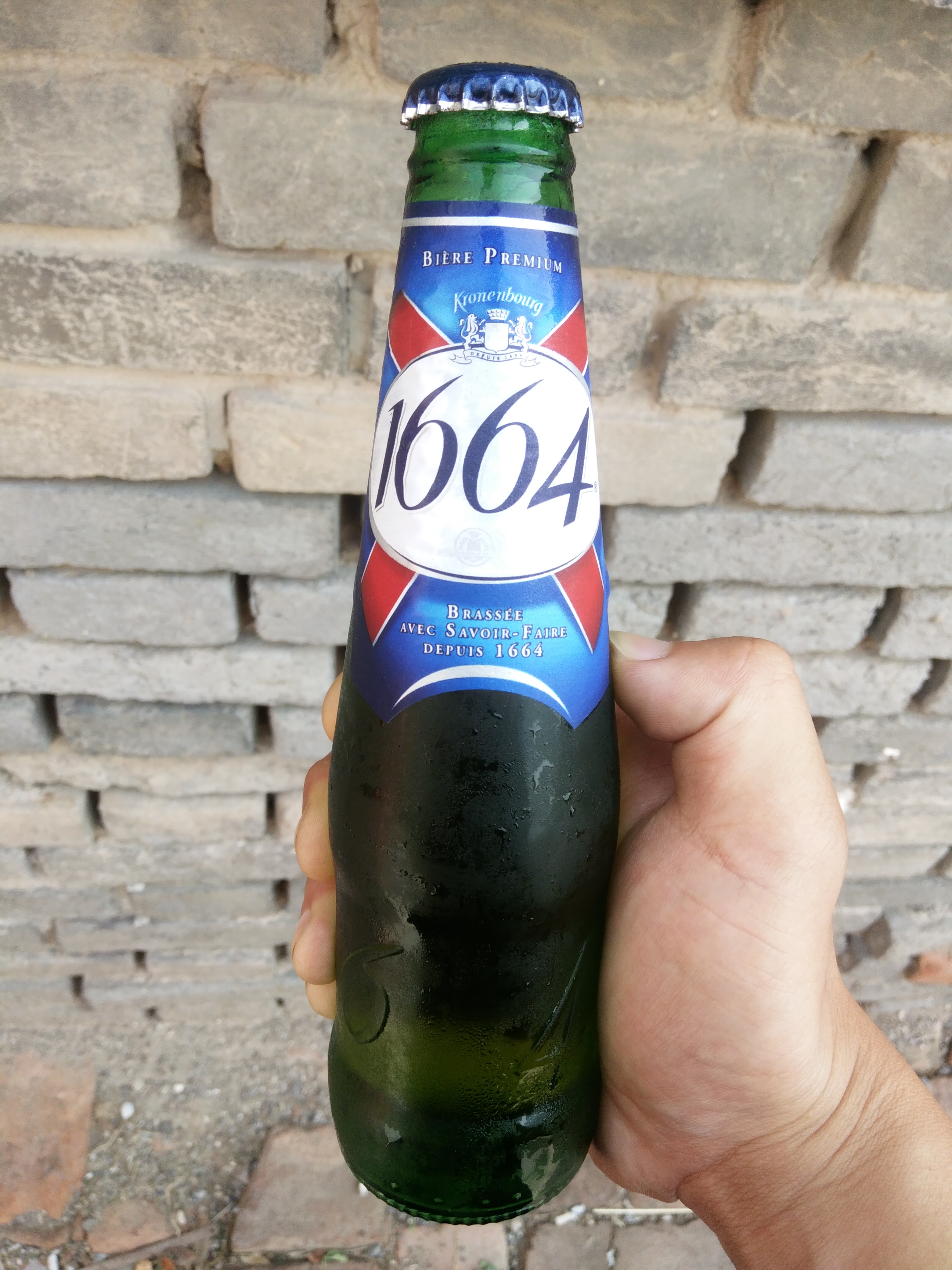 精酿啤酒开瓶1664拉格啤酒