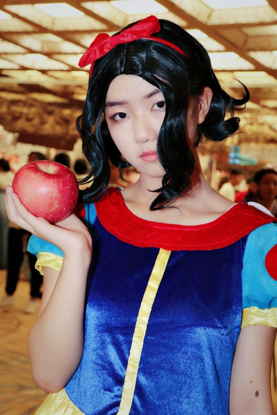 【cos】白雪公主 - acfun弹幕视频网 - 认真你就输啦 (?ω?)ノ- ( ゜-