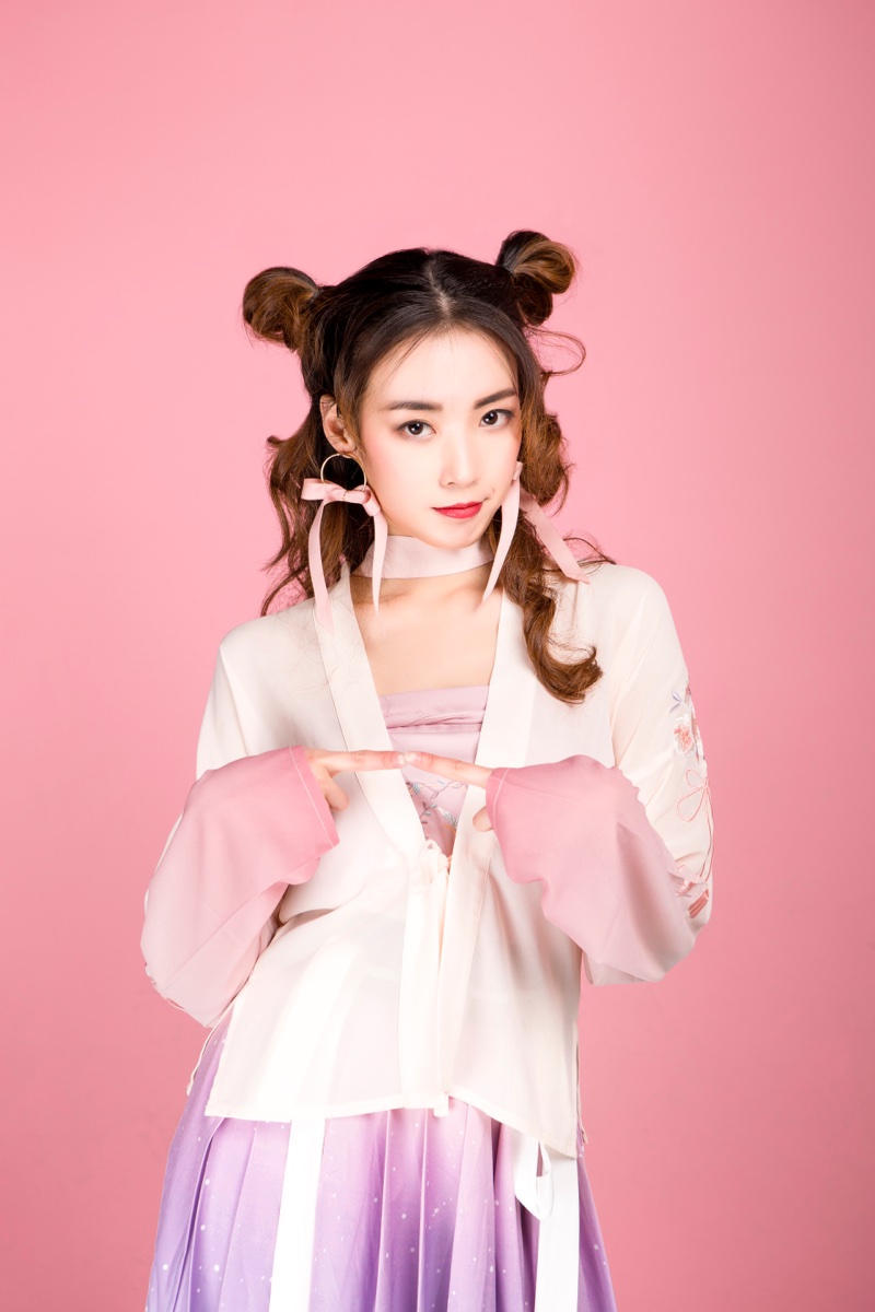 a站独家hi大家好我是舞区的楼妍第一次参加站内的比赛希望能得到你们