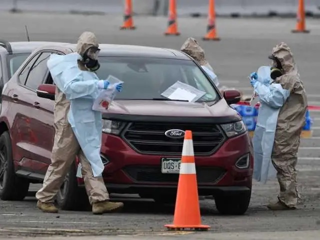 疫情暴露美国巨大贫富差距 富人专机接送vip检测 穷人三餐难买