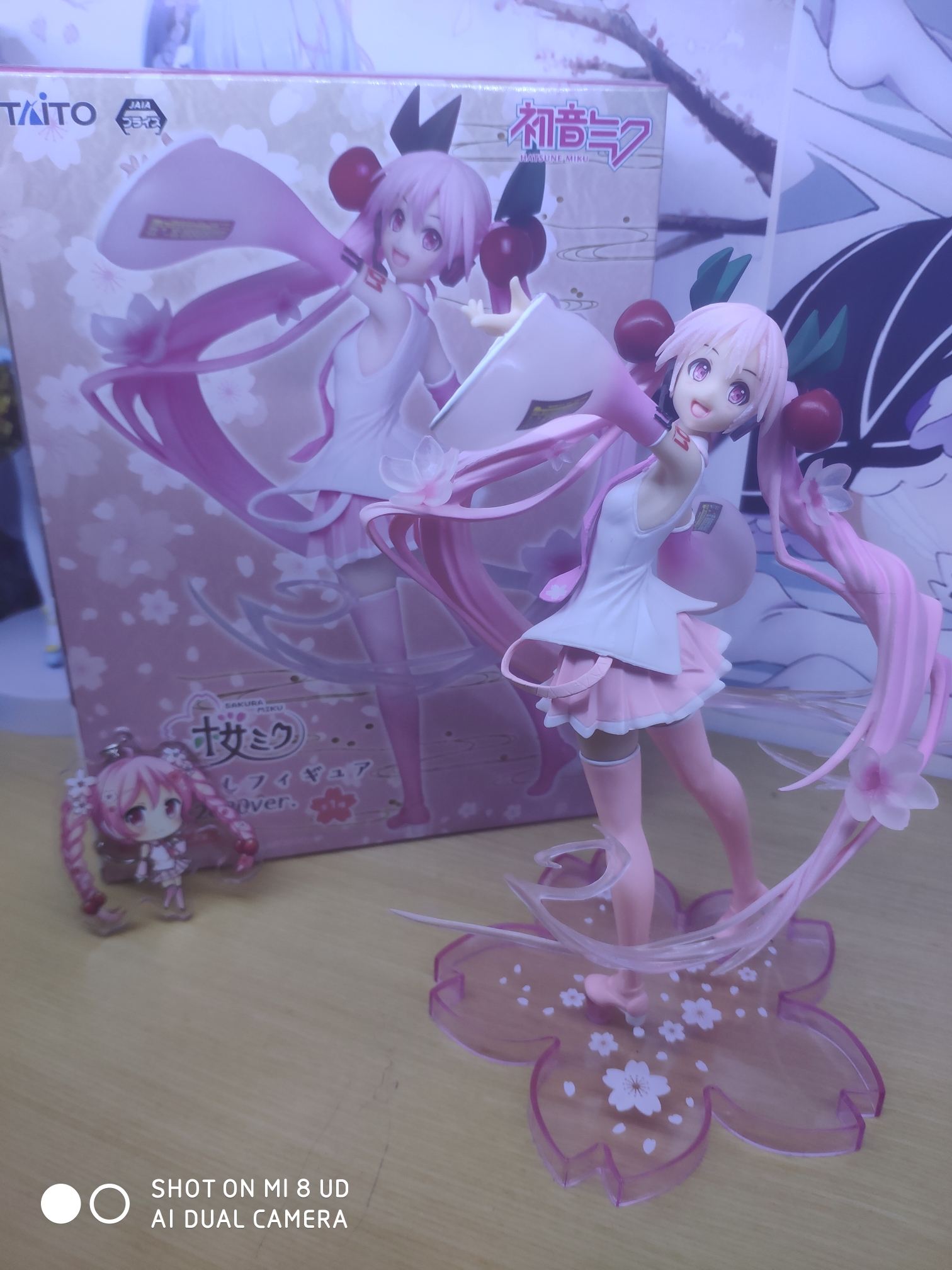 【手办】taito 初音未来 黑星红白原画 限定版 入手报告