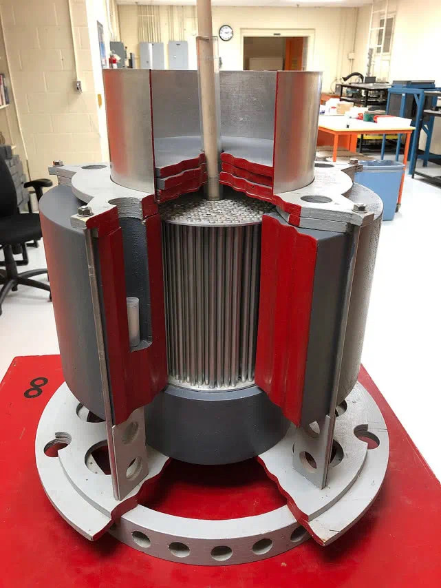 图:slowpoke反应堆的堆芯模型按照国内的公开论文《微型反应堆加工》