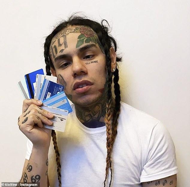 美国95后说唱歌手69自称总统粉丝 供出帮派成员后担心自己安危