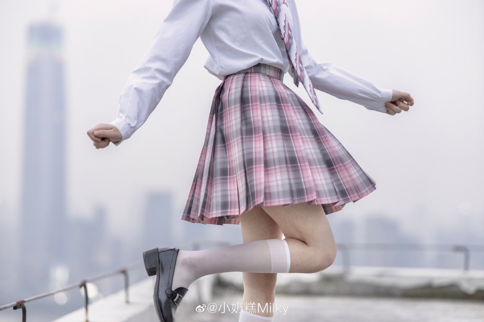 jk制服白丝马尾百褶裙来个五焦行不行