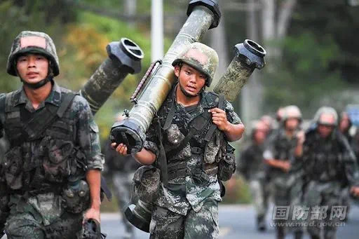 台媒解放军攻台主力部队进行立体渡海登陆演练