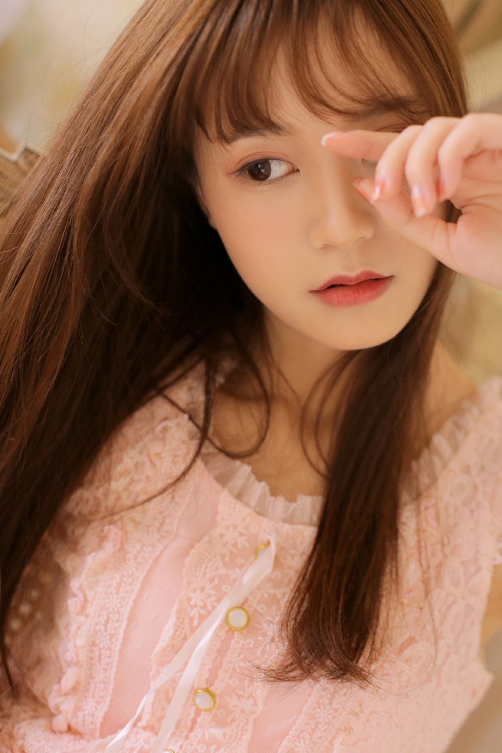 粉嫩蕾丝内衣美女公主性感火辣私房照