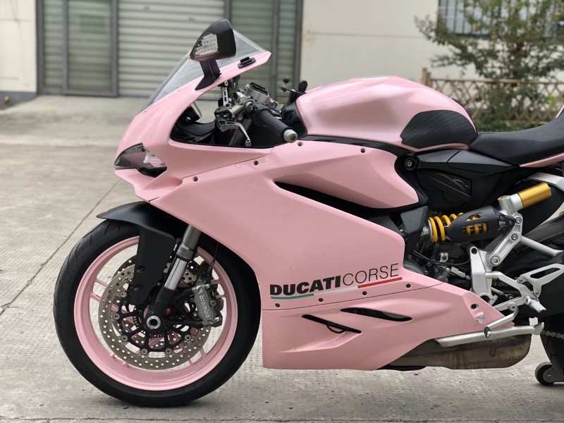 尊贵的粉色杜卡迪哈哈哈哈