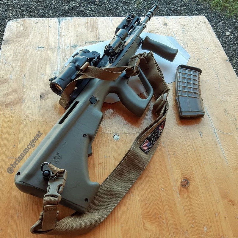 除了常规步枪枪管的aug-a1/a2/a3外,有重枪管型的aug-hbar,较短枪管的