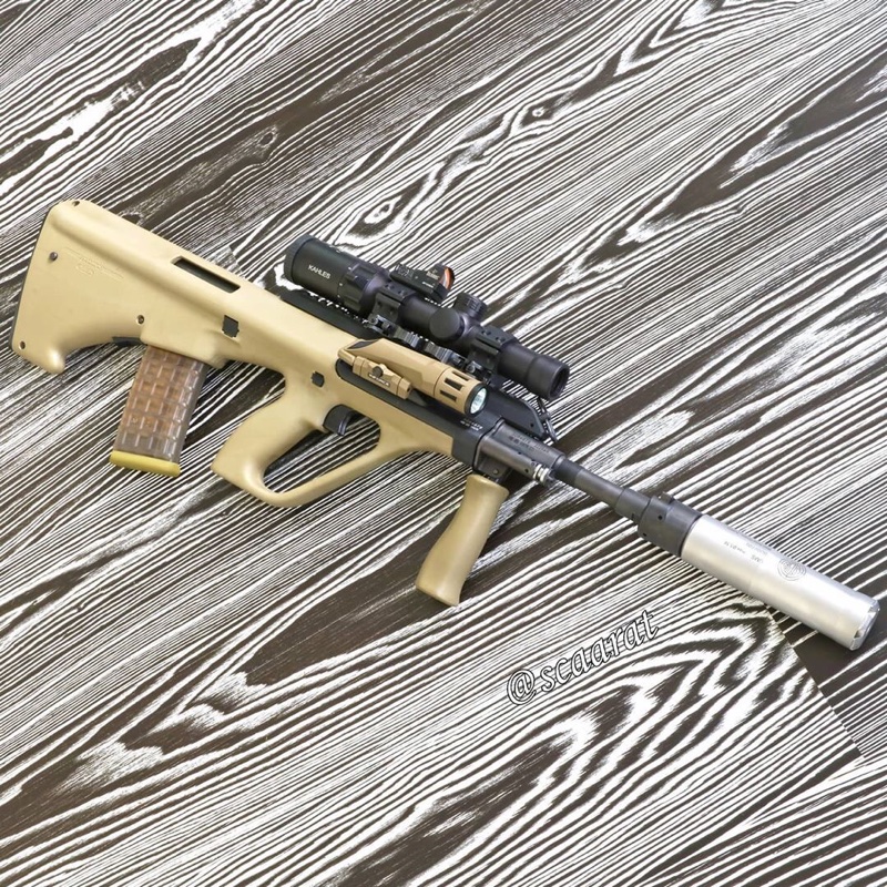 除了常规步枪枪管的aug-a1/a2/a3外,有重枪管型的aug-hbar,较短枪管的