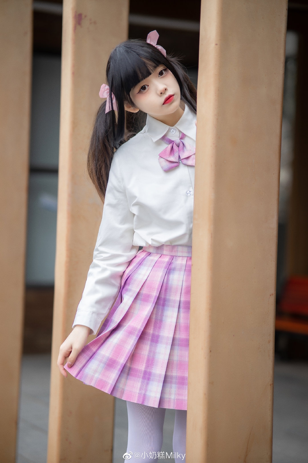 白丝马尾百褶裙投个五焦行不行