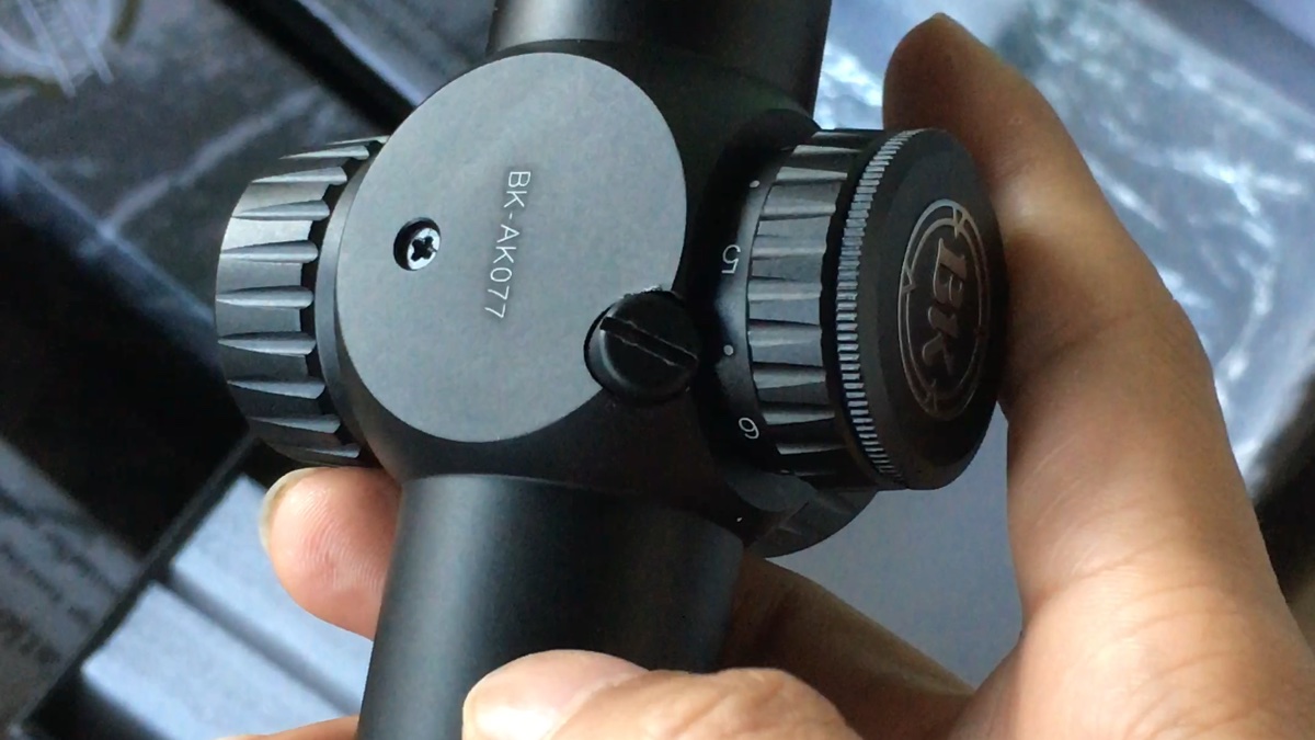 山猫王1-6×24速瞄,底部独立编码