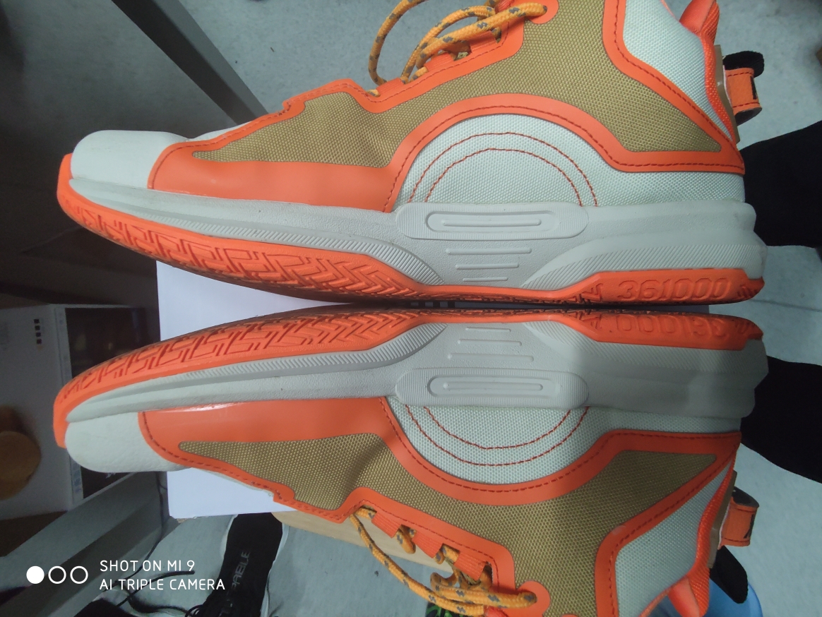 新疆球王可兰白克签名鞋,独家首发测评