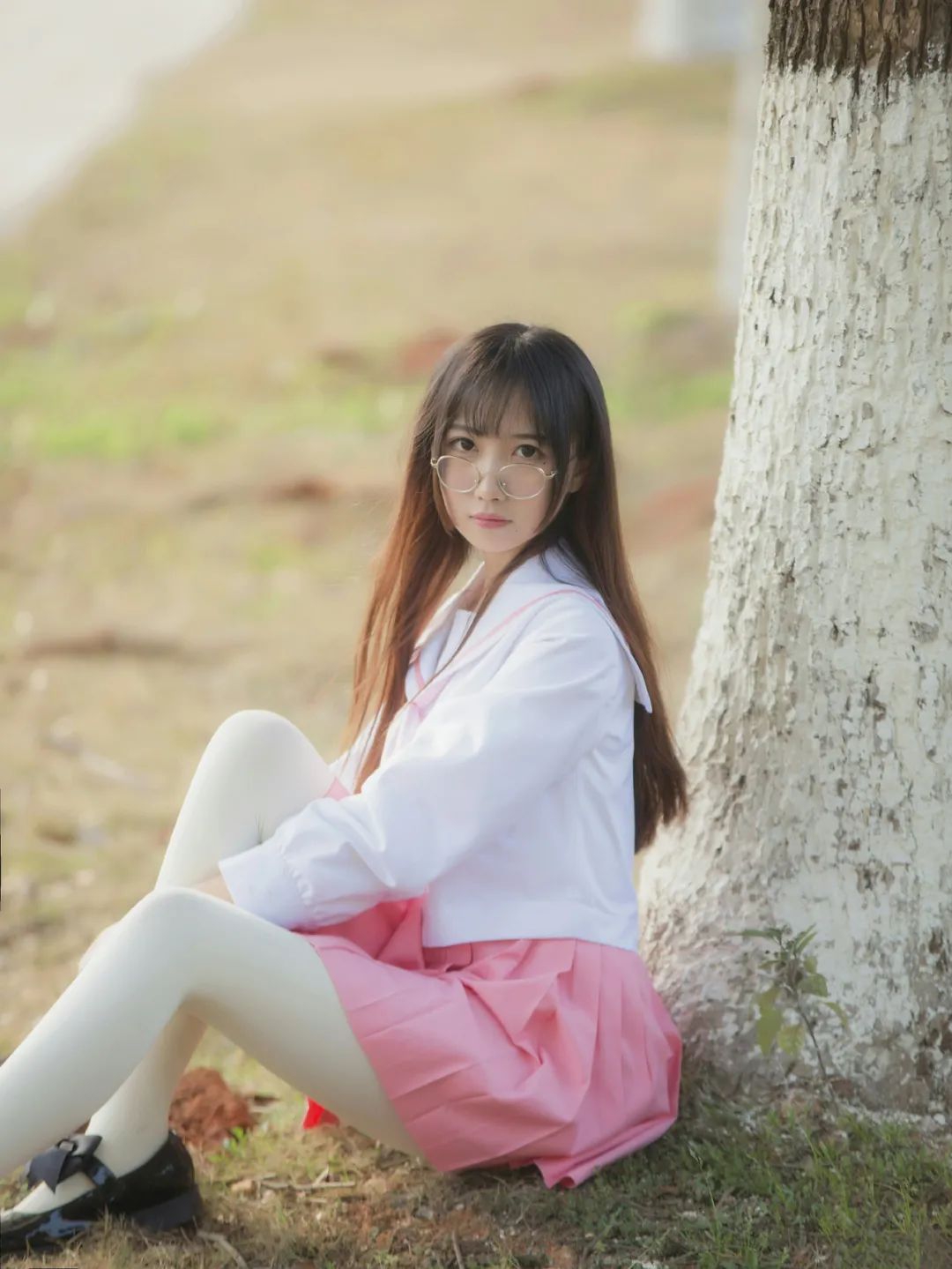 jk系列树下的粉白色美少女