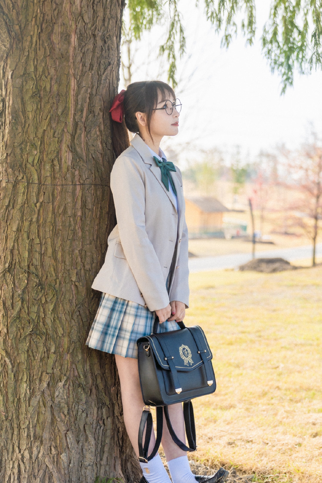 美腿马尾百褶裙,五焦关注行不行