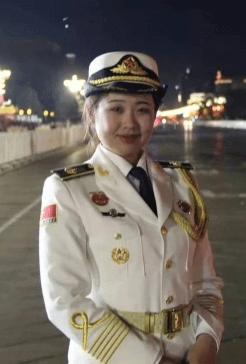 中国女军人又美又飒