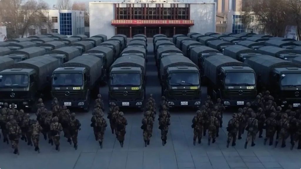 西藏军区青藏兵站部数千吨物资运抵边防部队