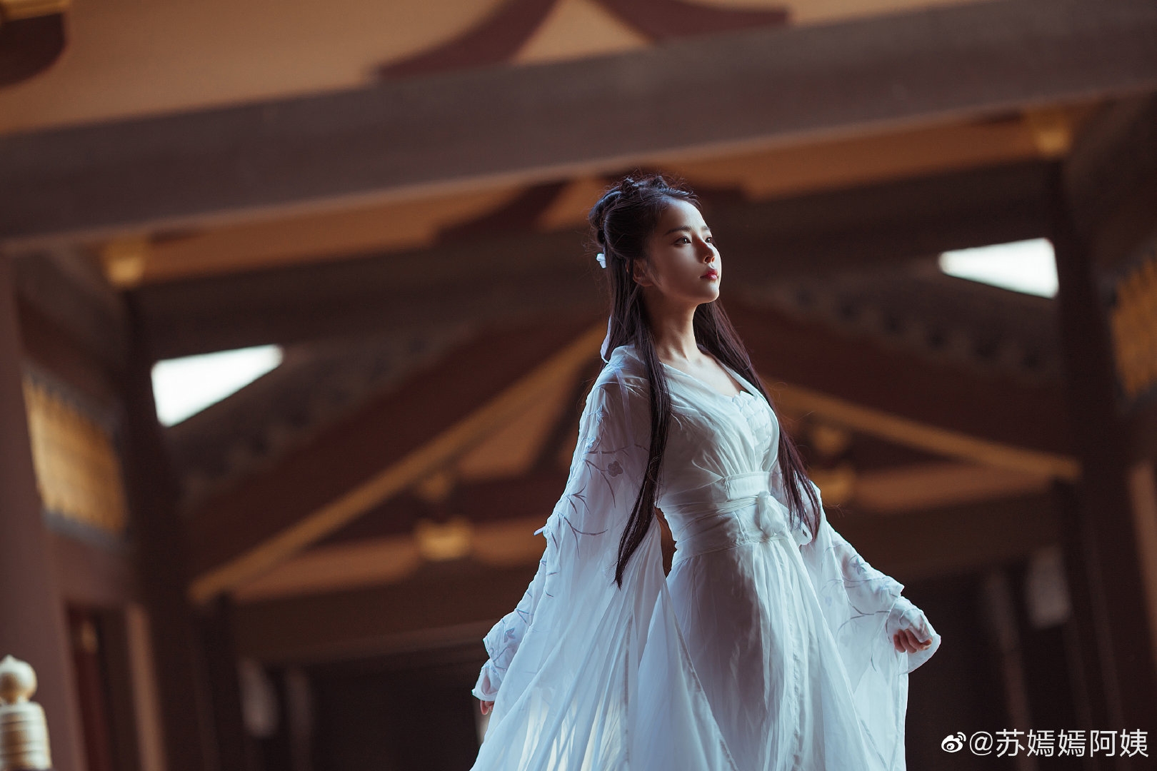 一袭白衣一柄长剑一杯浊酒一曲天涯