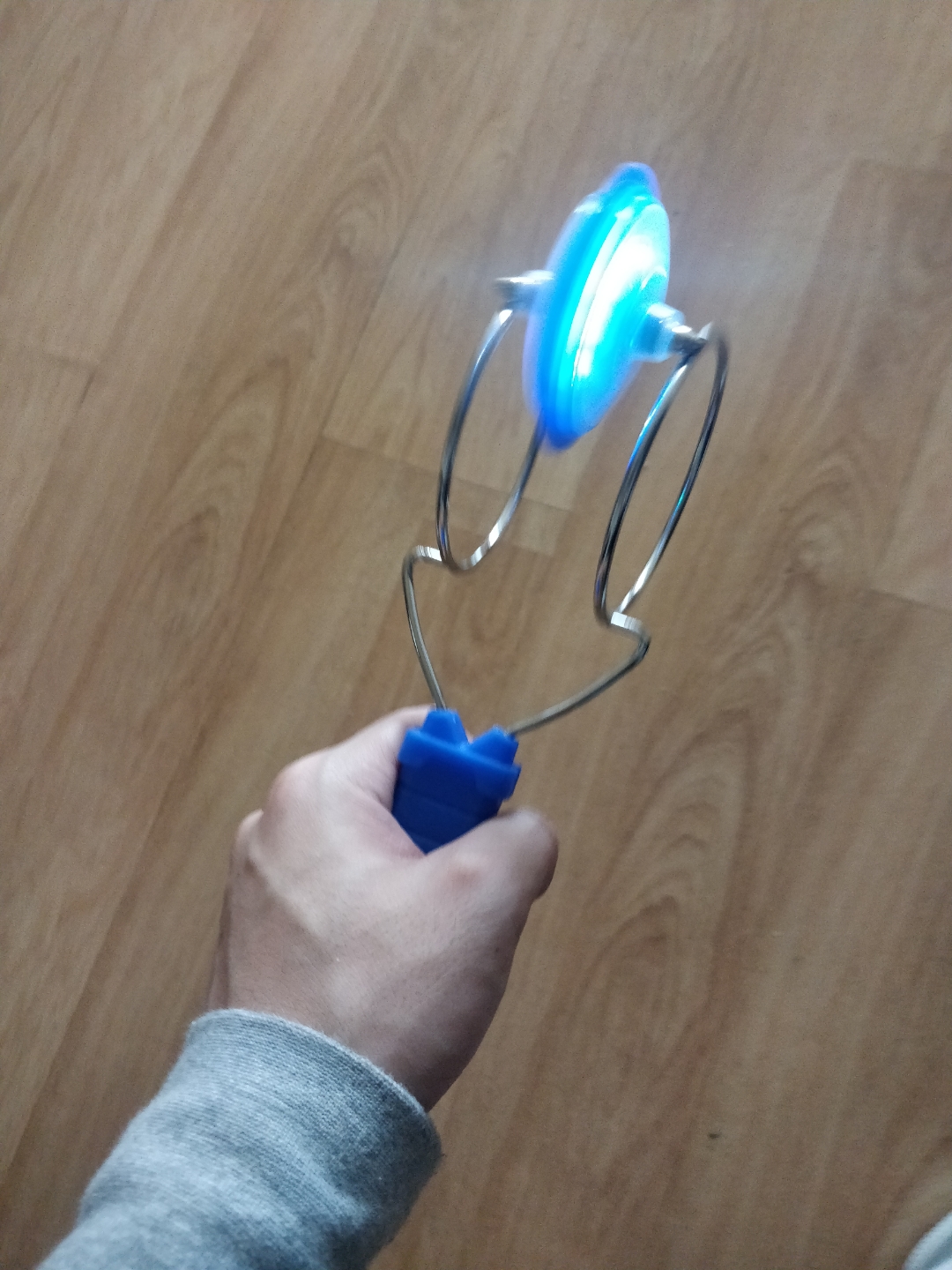 中奖返图两个旋转小陀螺