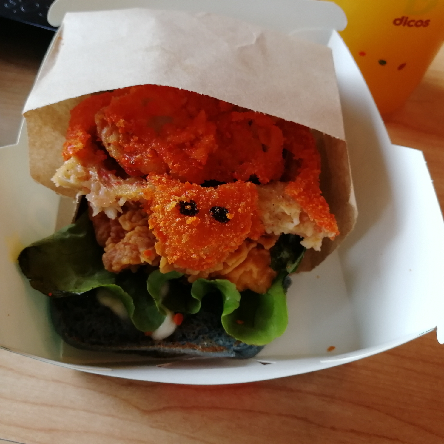 试吃德克士刚出的龙虾堡_(:з」∠)