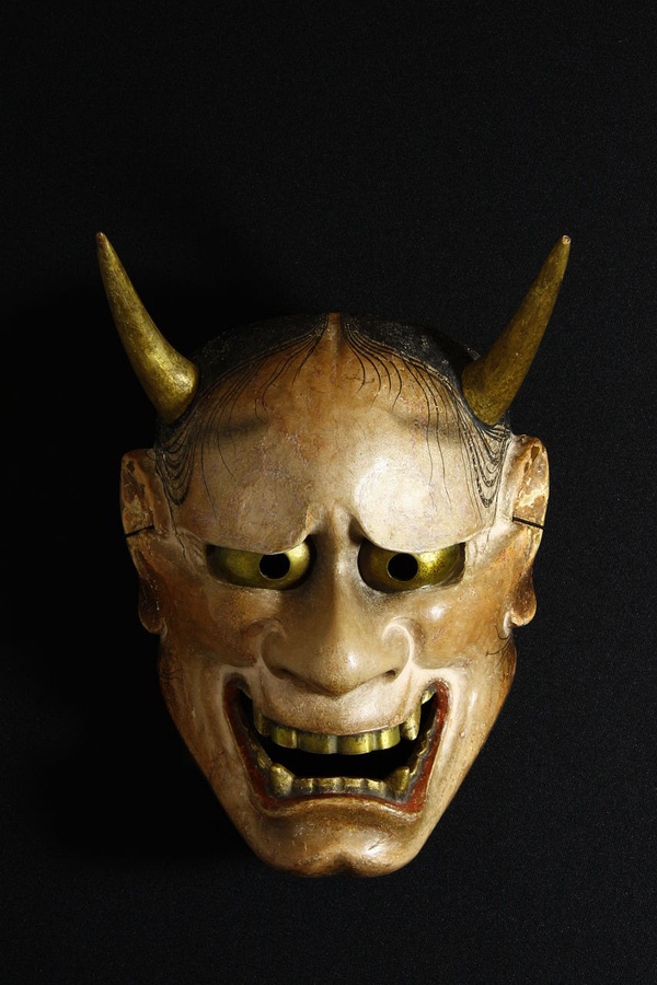 若般面一般分为三种,分为般若,赤般若和白般若.