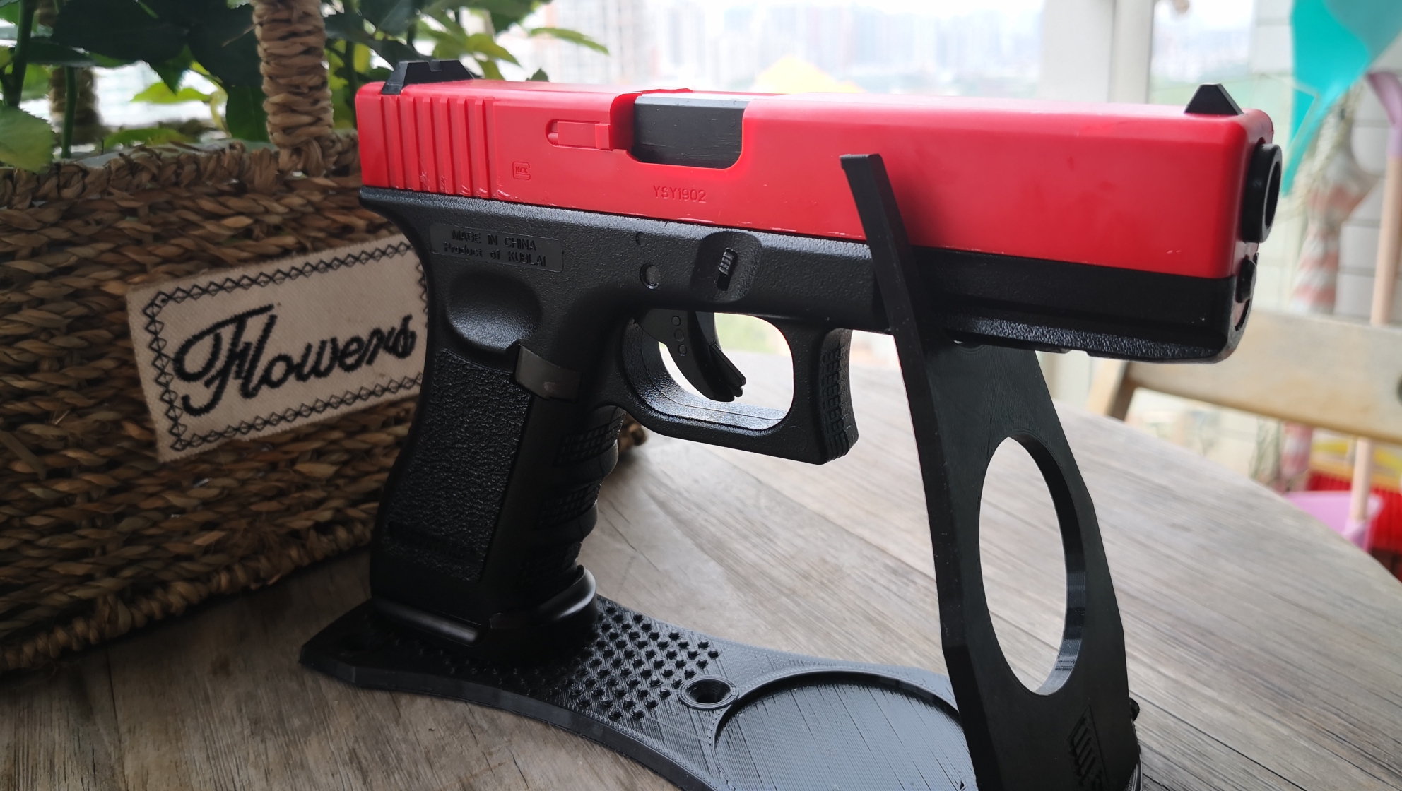 红枪之美美在艳丽