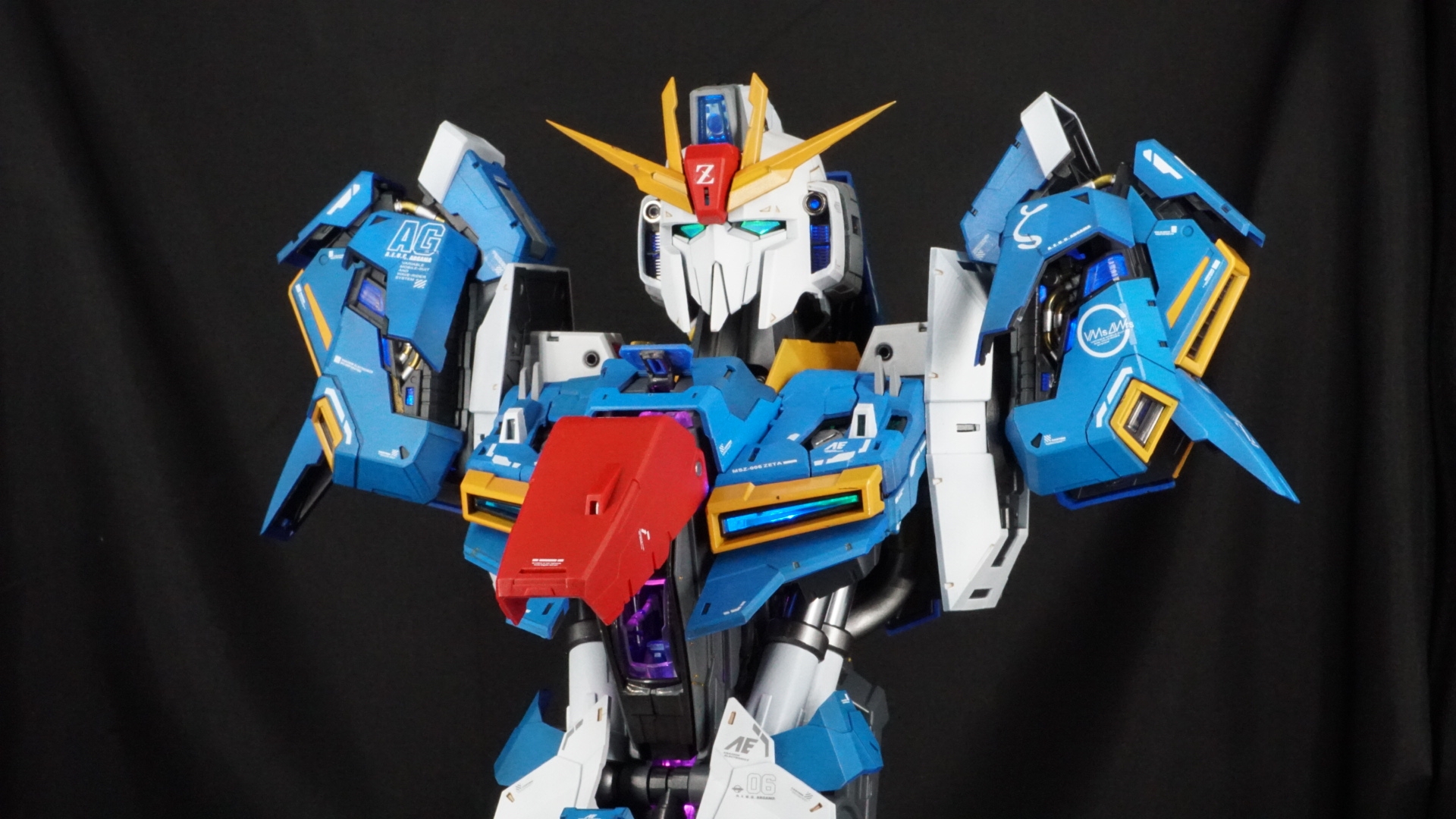 亿辉z高达胸像.