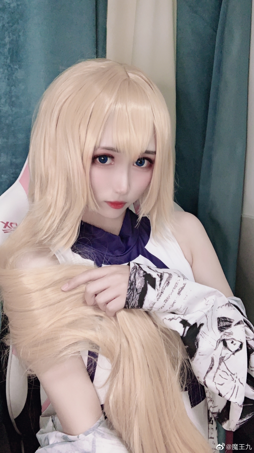 cos圣女贞德没有什么是美颜办不到的