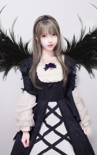 白发魔女yurisa白发之后巅峰颜值?