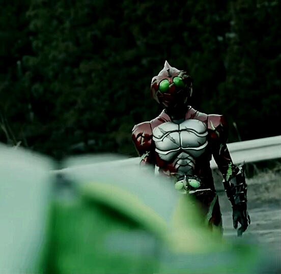 假面骑士amazons水泽悠变身