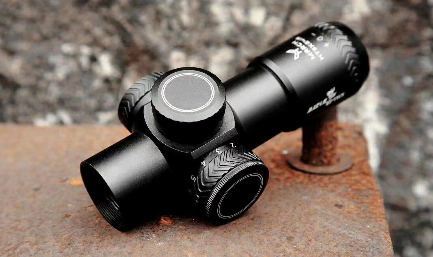 一个13cm的水弹瞄准镜3*28,定倍,真的太短啦2020-9-27up主追猎者光学