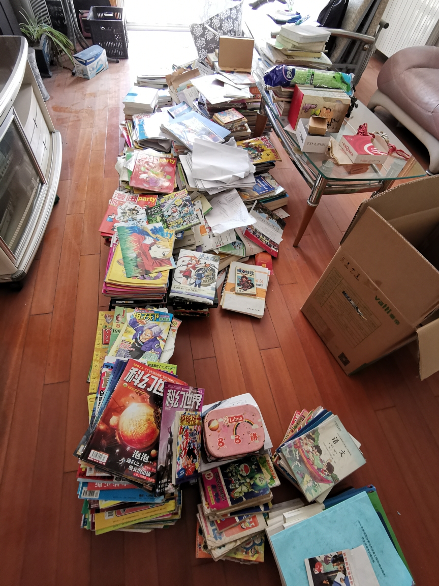 恰逢家里的老房子准备简单装修下,周末回去整理了一大堆东西出来,原来