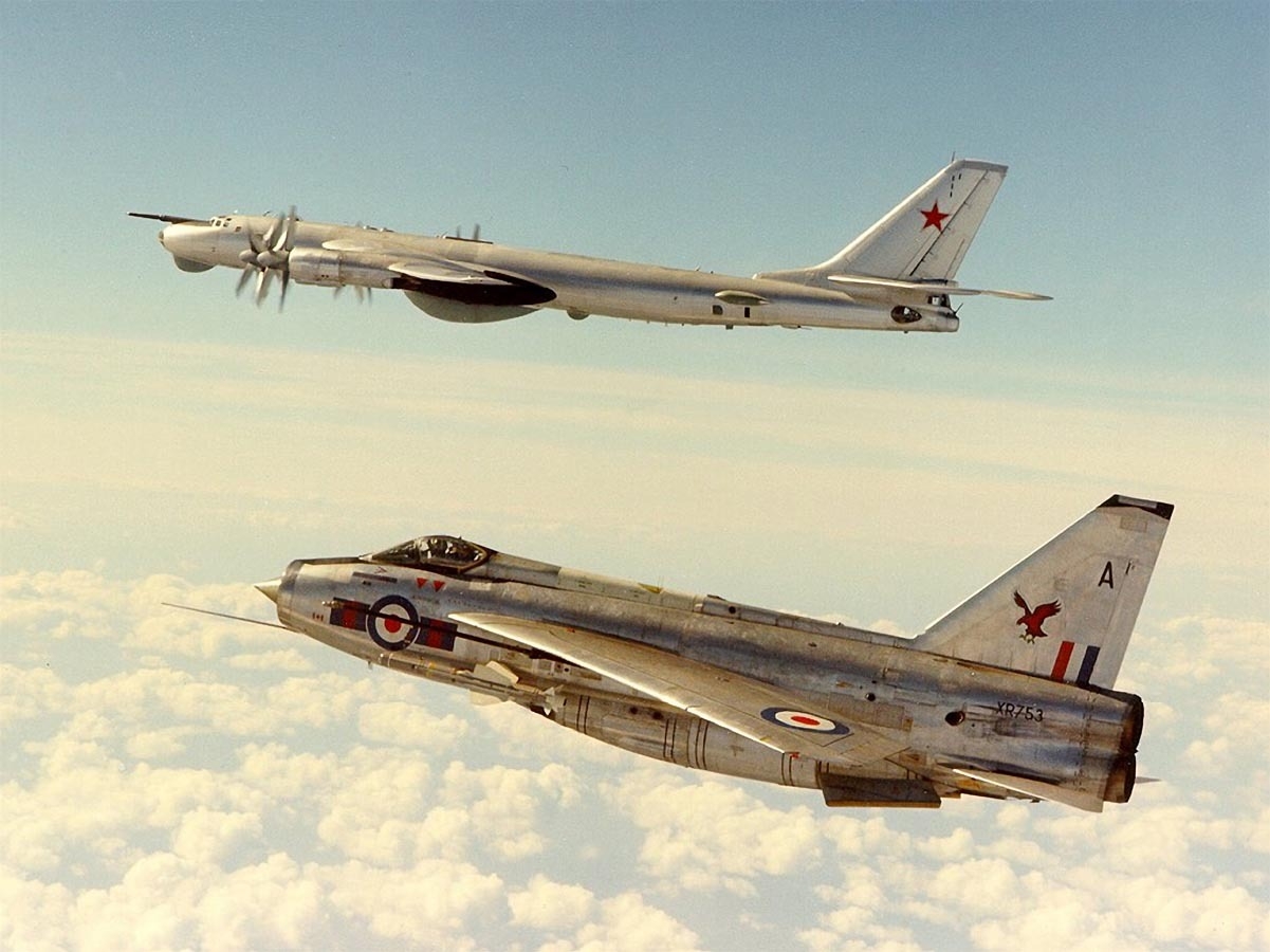 英国经典军机 之 "闪电"战斗机