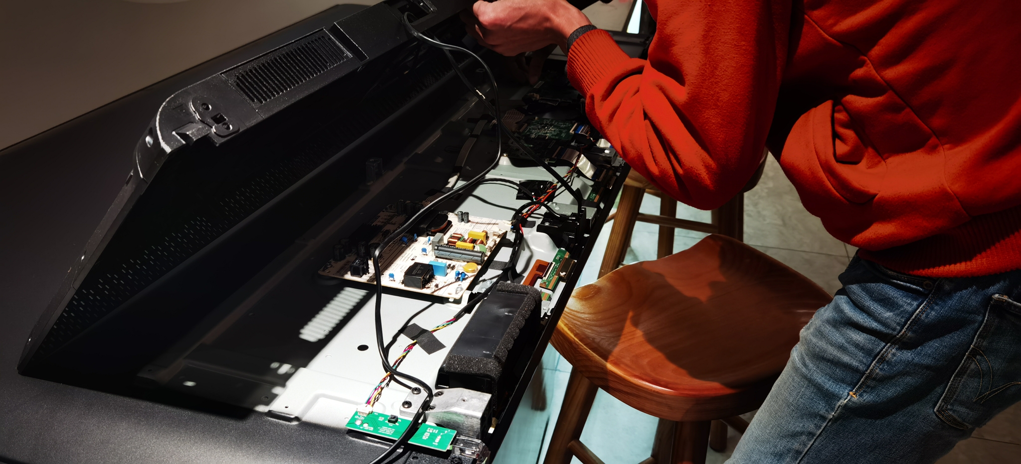 小米电视机屏幕坏了质保期内上门免费修