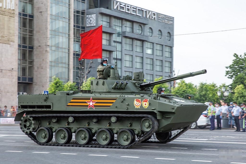 bmd4m空降战车和btrmdm履带式空降车