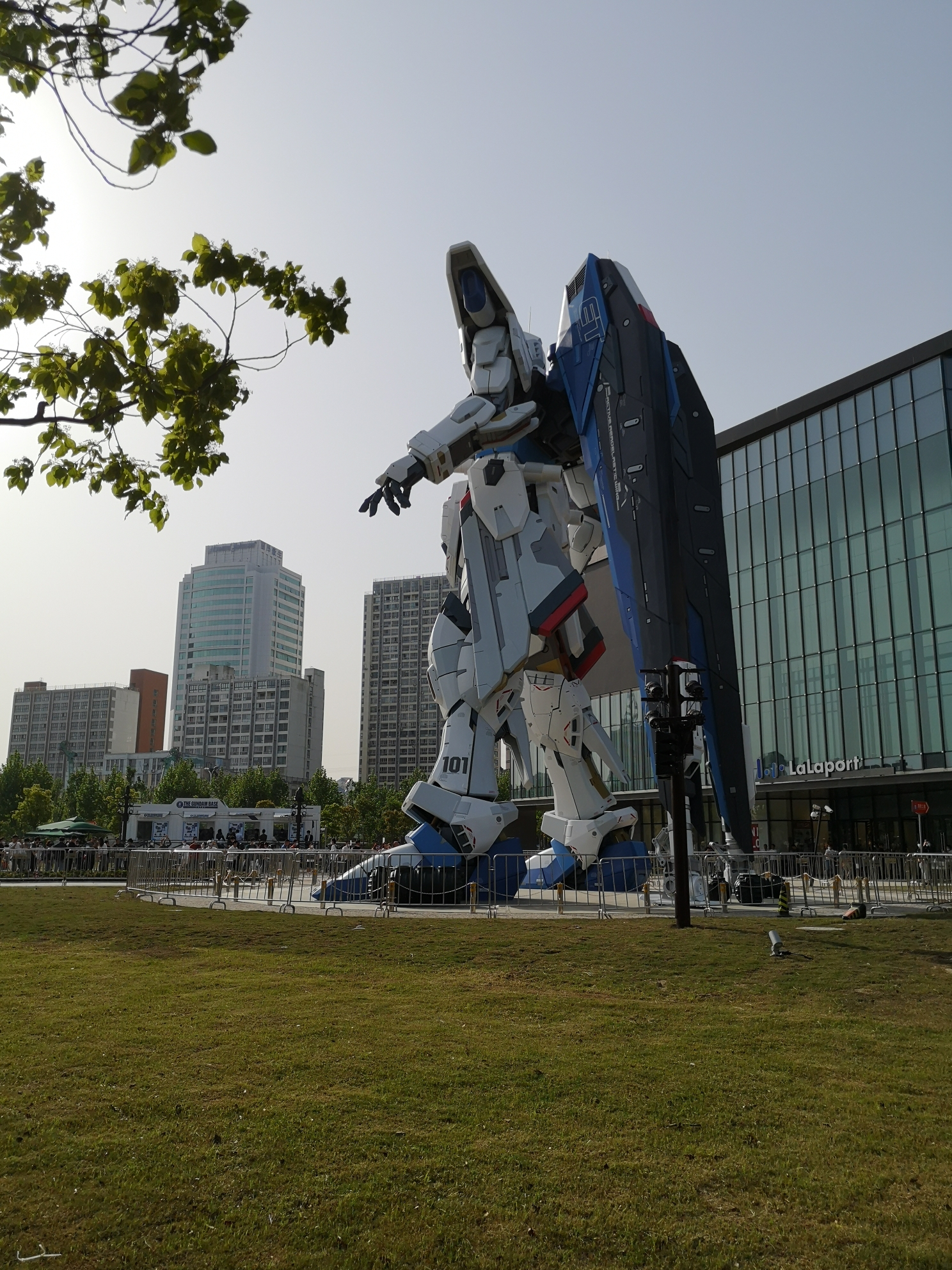 高达蕉流金桥高达基地半日游