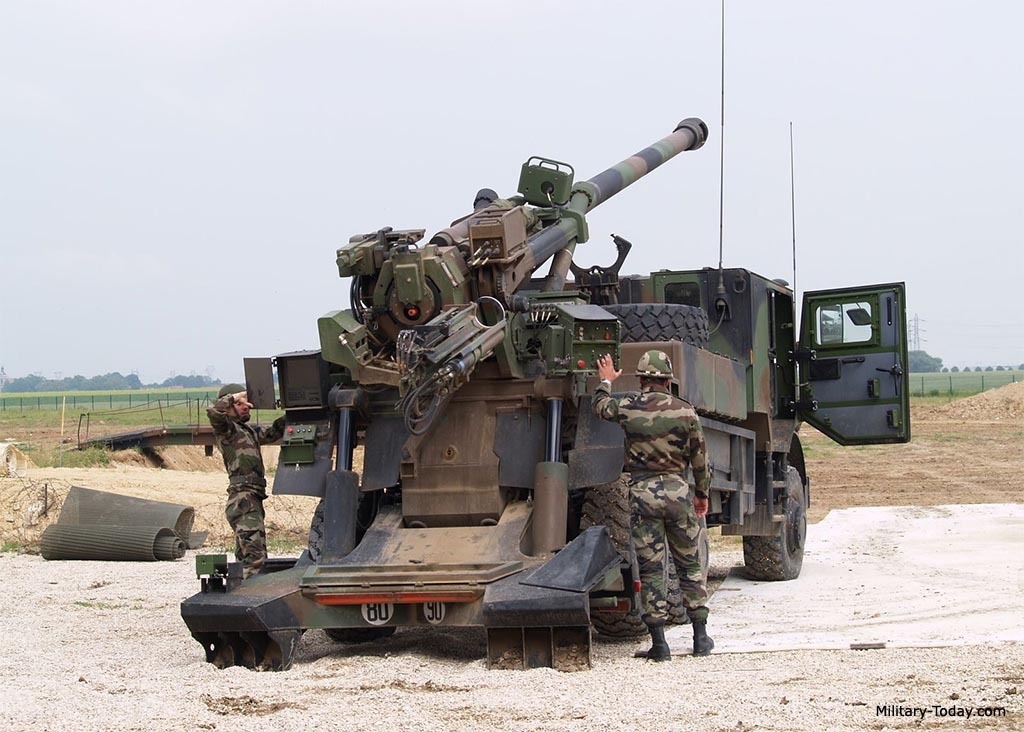 法国凯撒155毫米车载炮▲ su