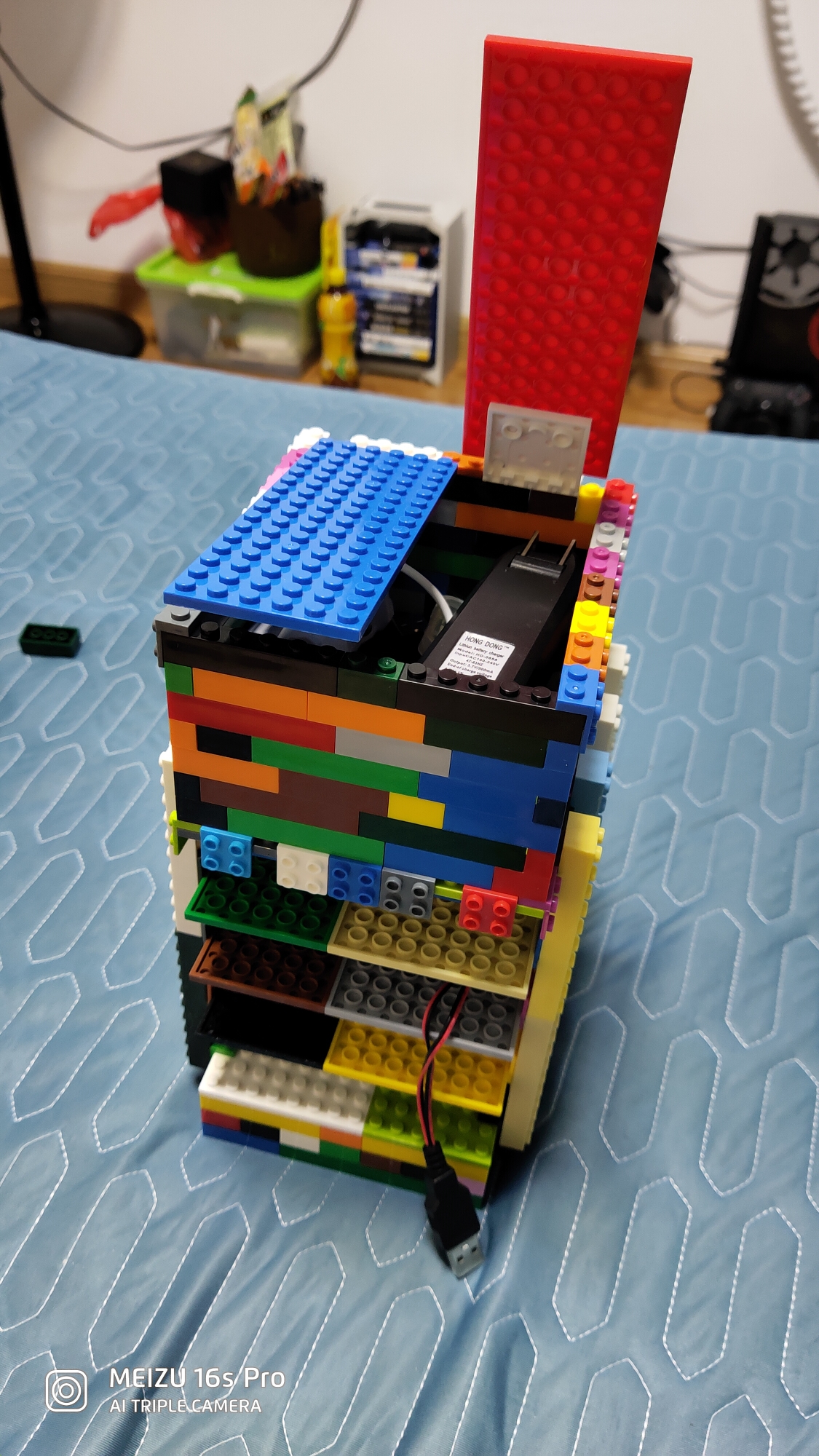 买乐拼,diy了一个硬盘架2.0版