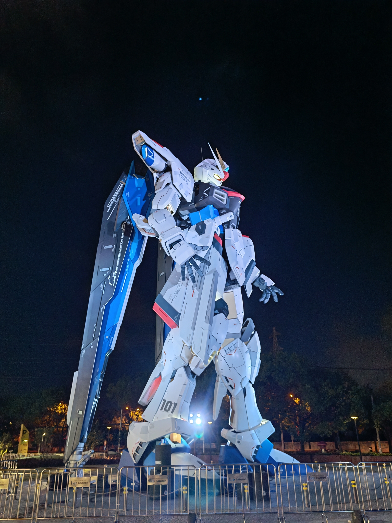 金桥自由高达夜景随拍