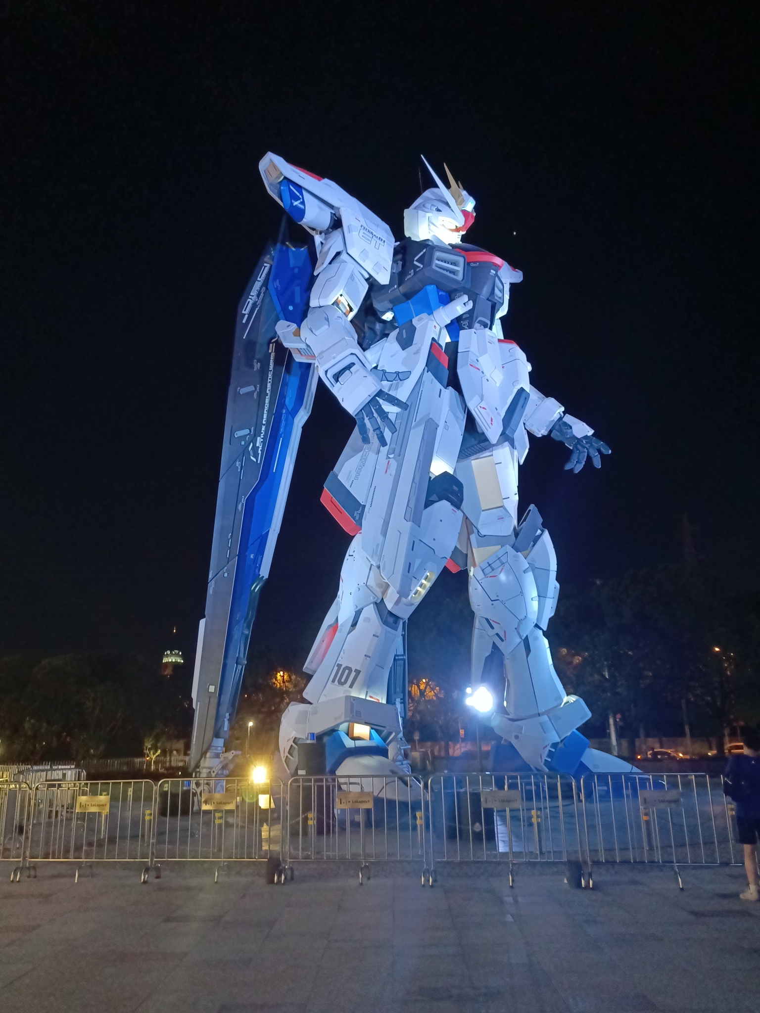 金桥自由高达夜景随拍