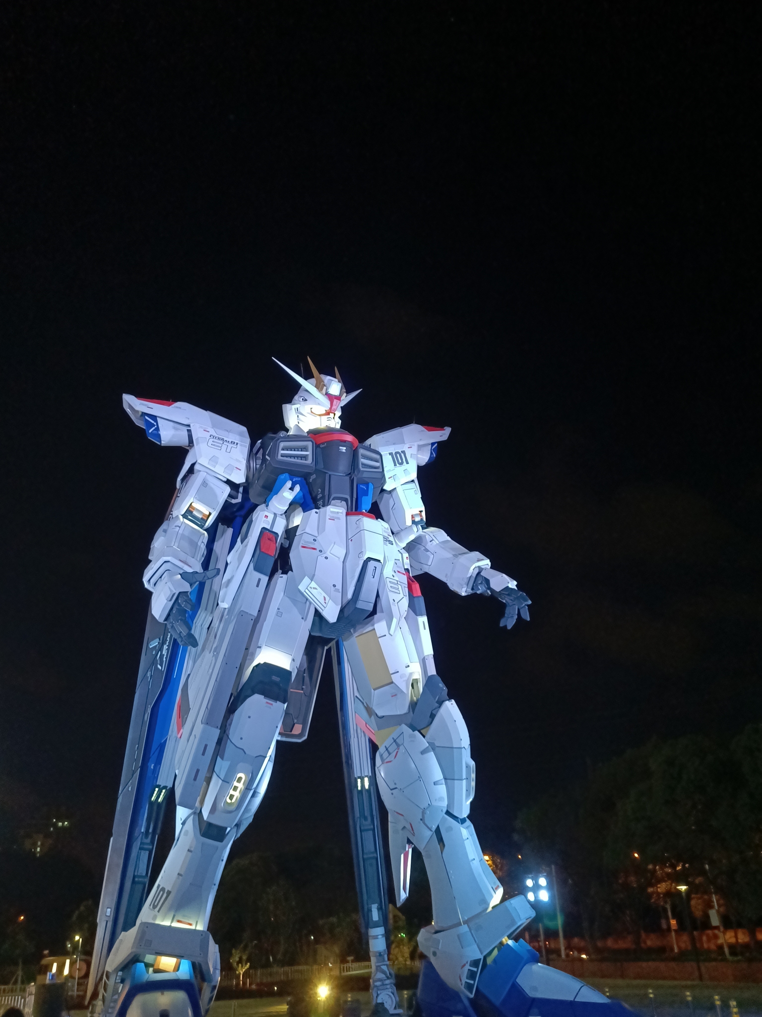 金桥自由高达夜景随拍