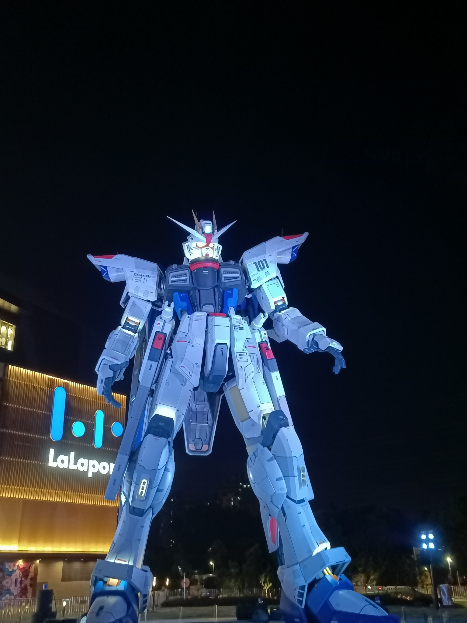 金桥自由高达夜景随拍