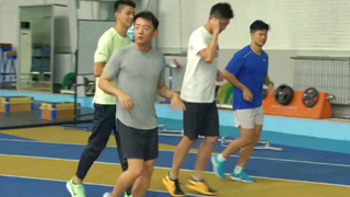 电影《超越》苏炳添教郑恺练短跑我要悄悄学短跑,然后惊艳所有人,