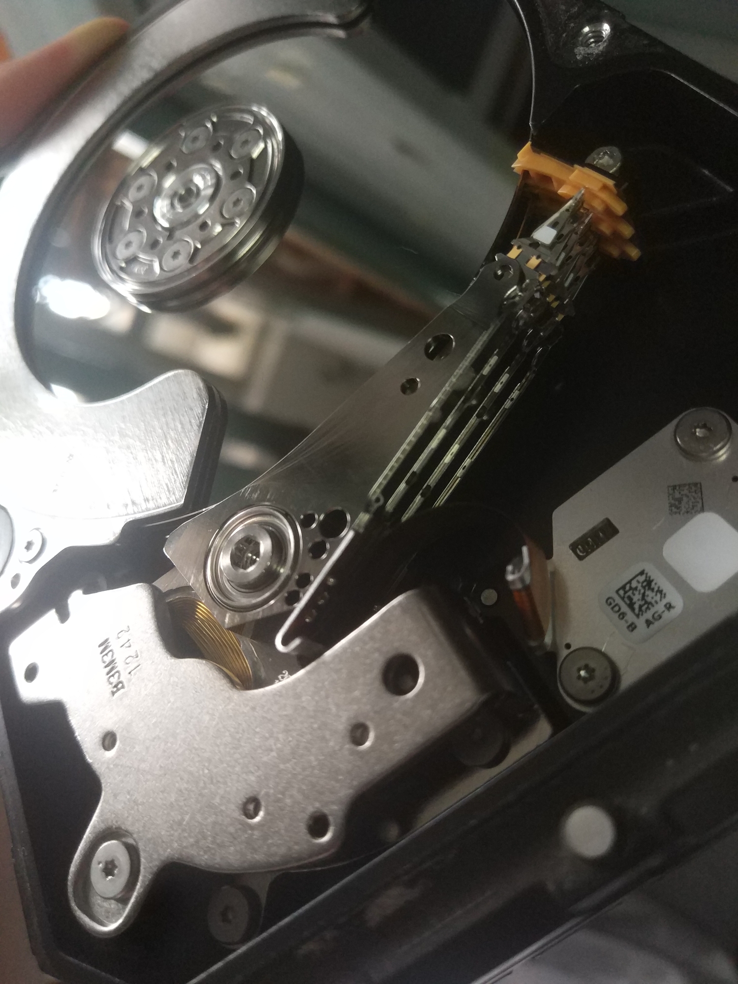 希捷3tb硬盘开箱及翻车拆解