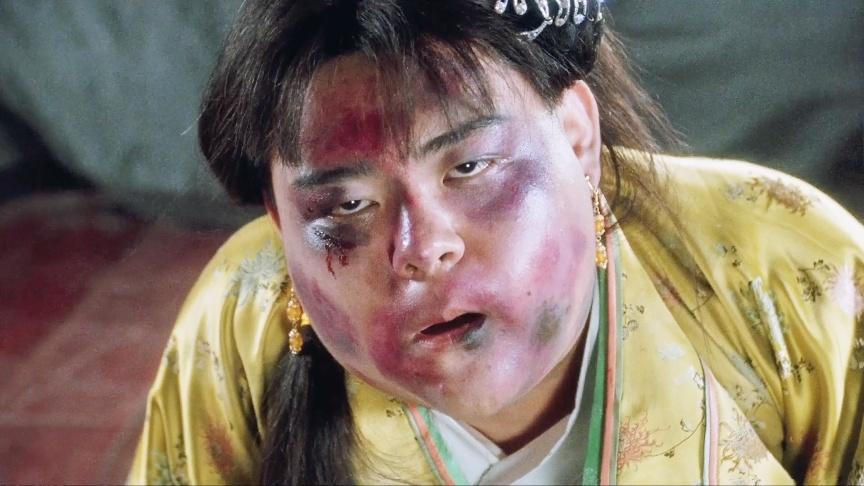 夺命书生大战华夫人, 秋香拉架不幸遭遇, 竟被踢成猪头面目全非!