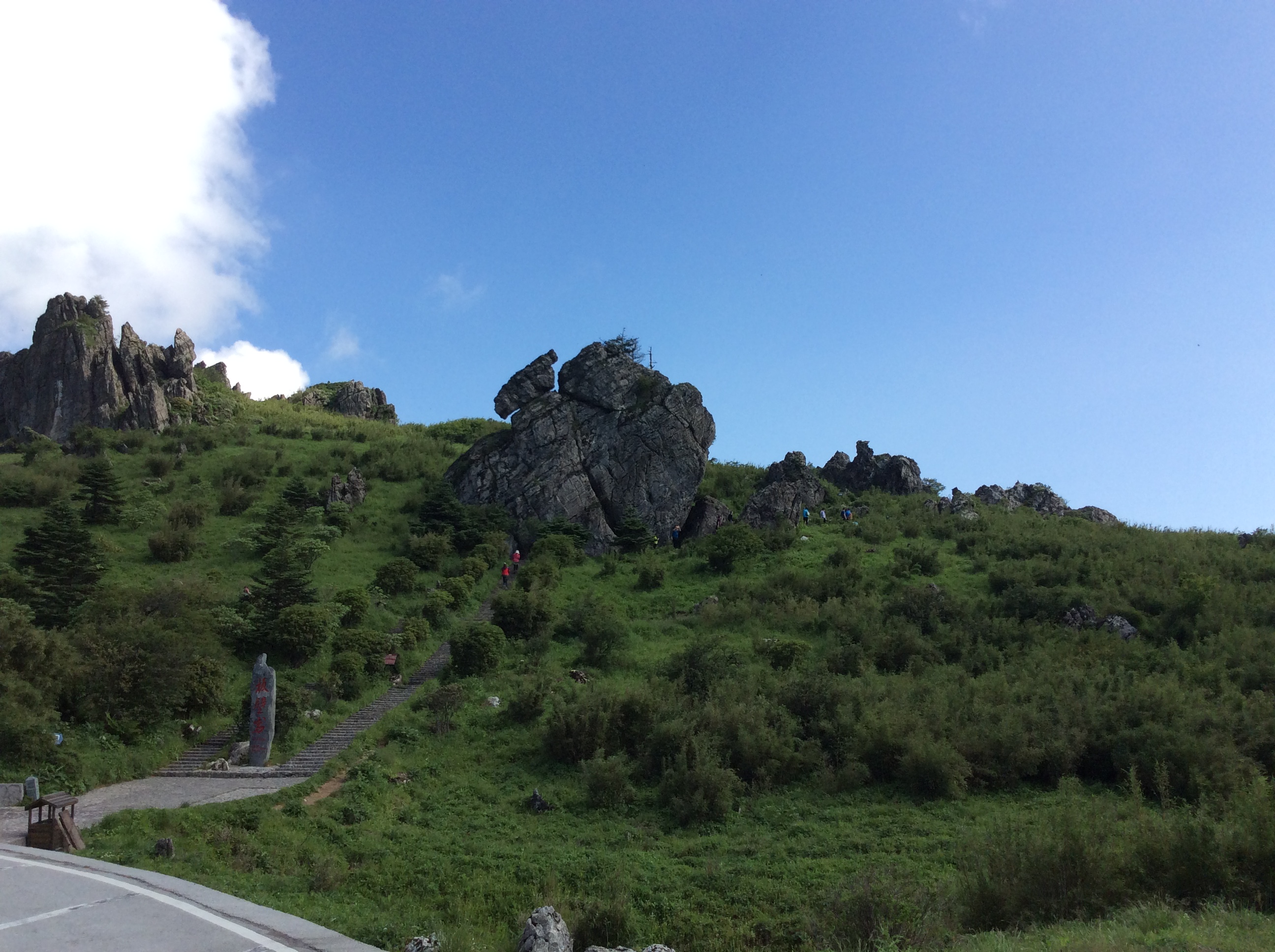 走过皖鄂大地:陡山深林藏神农