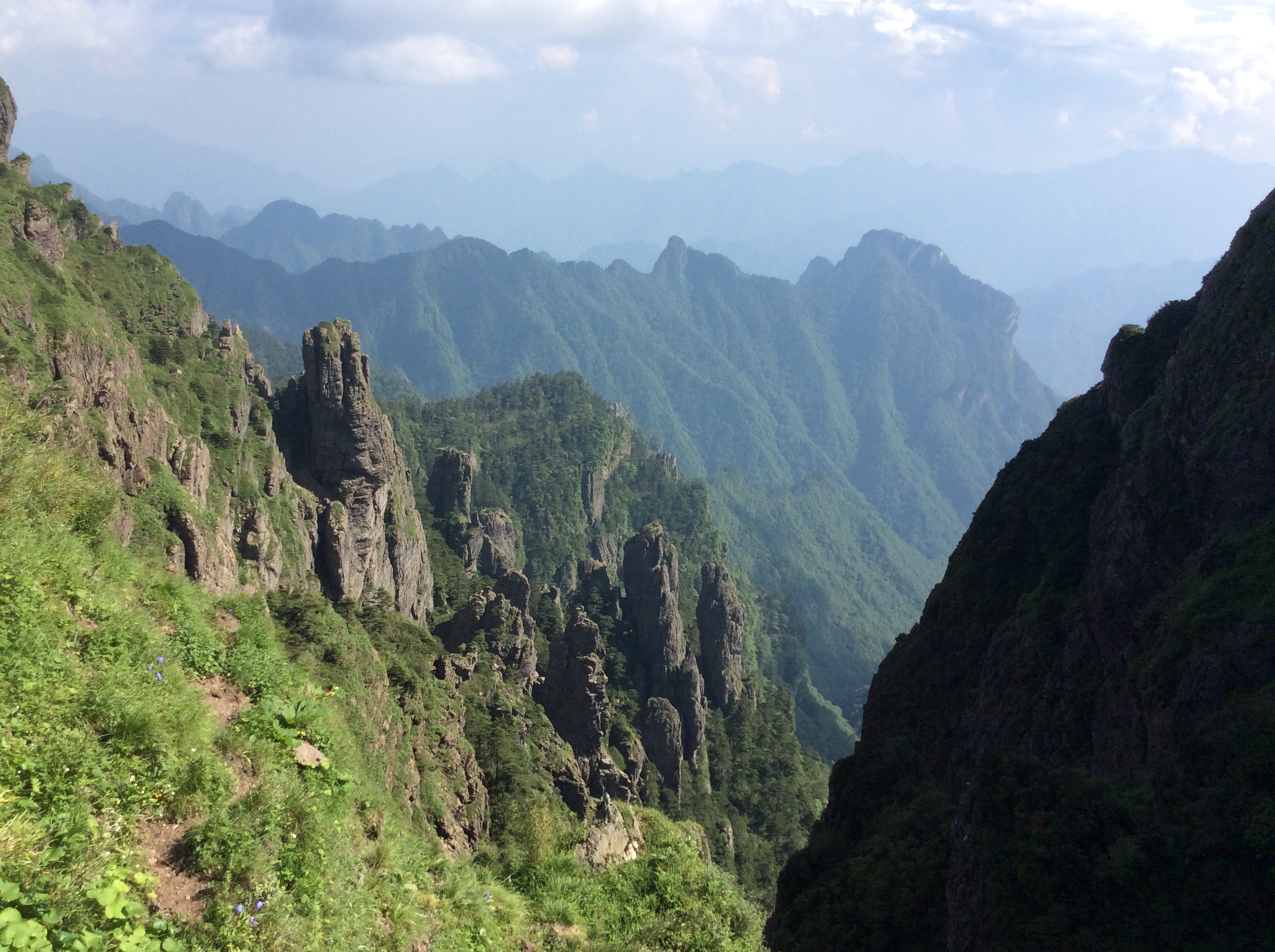 走过皖鄂大地:陡山深林藏神农