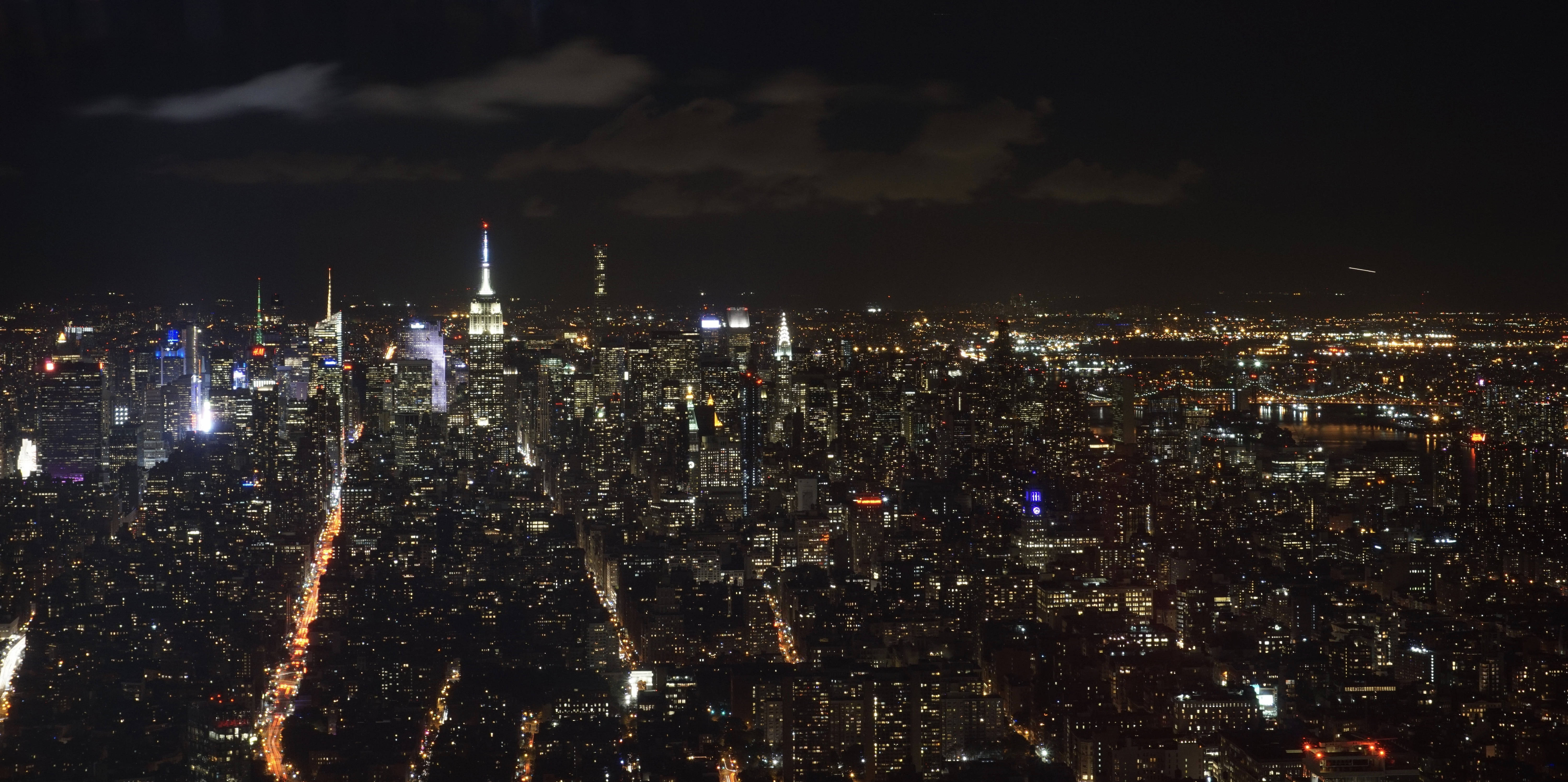 华尔街没拍啥 最后当然要去 自由女神像 当然我们没上去 做观光游轮拍