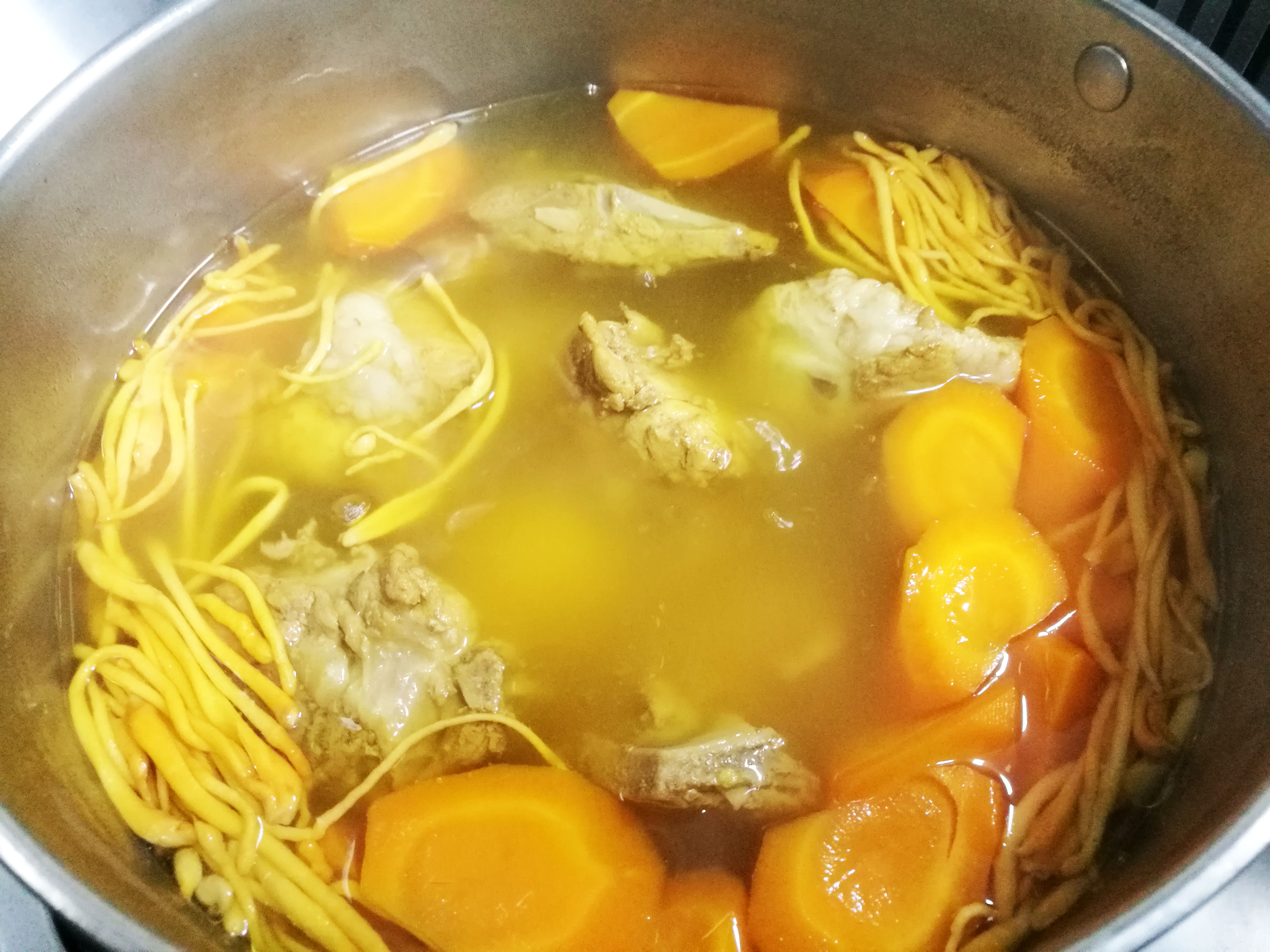 秋风渐起, 来一锅滋补老火靓汤【虫草玉胡猪骨汤】