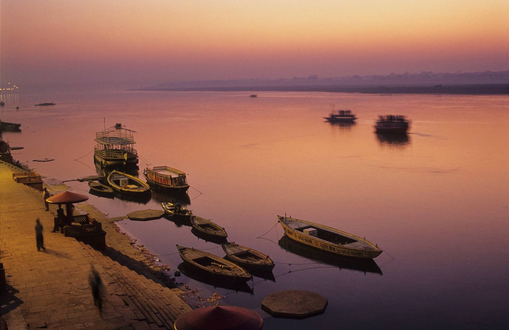 对于印度人民而言恒河是神圣的