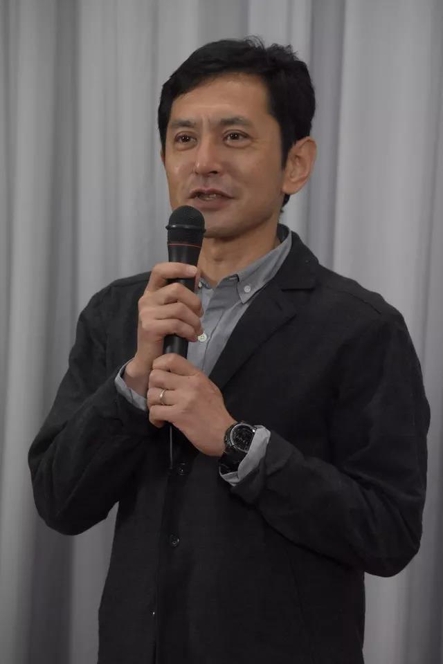 宫崎吾朗虽然是宫崎骏的儿子,但是他的动画之路却比别人更加艰难,他的